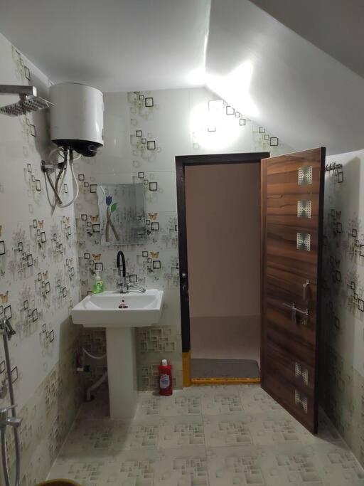 Gangi Kota North Flat Apartment Kovvur ภายนอก รูปภาพ